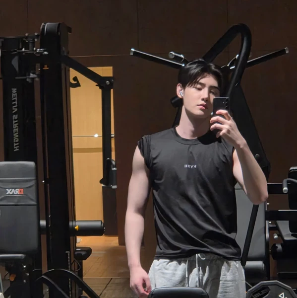 투표로 선정된 성훈 (ENHYPEN)의 인기 프로필 이미지