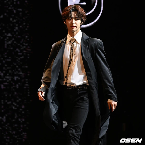 Top Photo Full of Hongseok (PENTAGON) Love