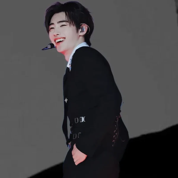 Shining profile picture of Sunghoon (ENHYPEN) on today's Choeaedol