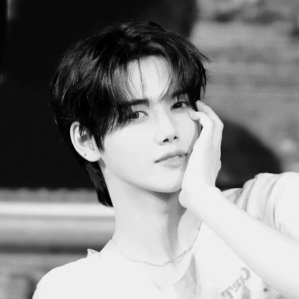 Top Photo Full of Minhee (CRAVITY) Love