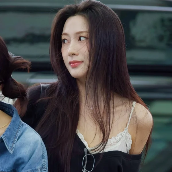 今天最受喜爱的吴夏荣 (Apink)