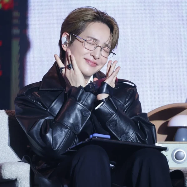 Top Photo Full of Onew (SHINee) Love