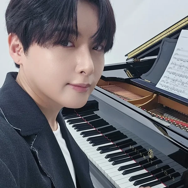 充满粉丝爱意的厉旭 (Super Junior)人气照片