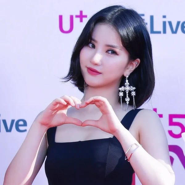 Top Photo Full of VIVIZ Love