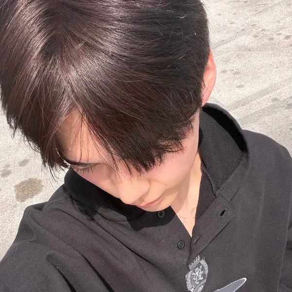 Popular profile image of Sung Hanbin (ZEROBASEONE) selected by votes