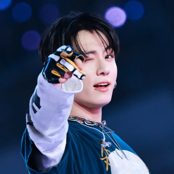 오늘 가장 사랑받은 정국 (방탄소년단)의 모습