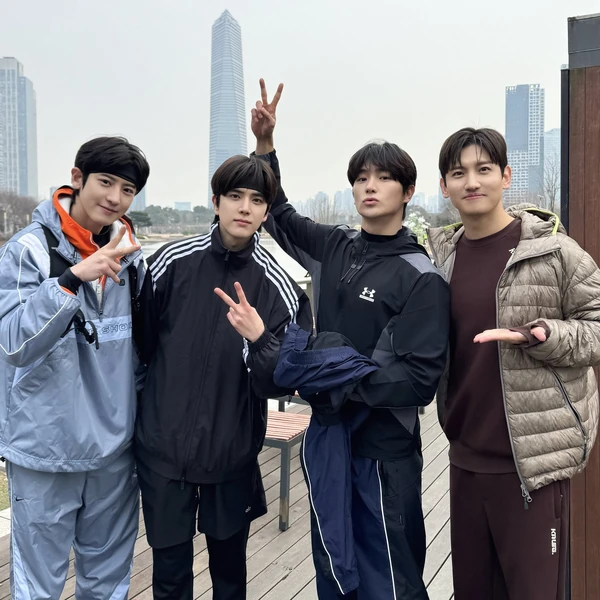 充满粉丝爱意的THE BOYZ人气照片