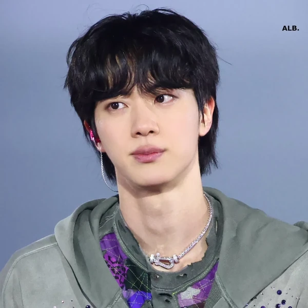 Momen Terbaik Jin (BTS) Pilihan Penggemar
