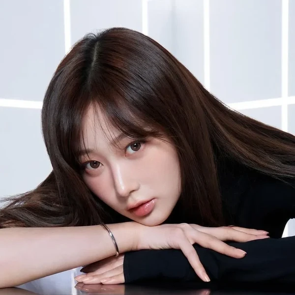 Foto Populer Penuh Cinta untuk Giselle (aespa)