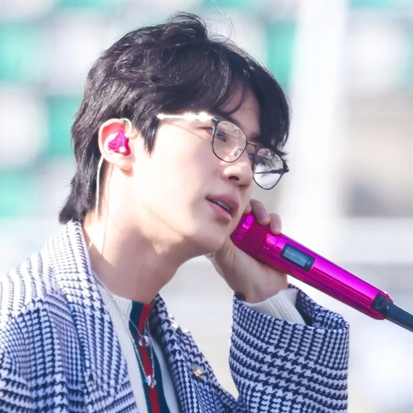 진 (방탄소년단) 팬심 가득한 인기 사진