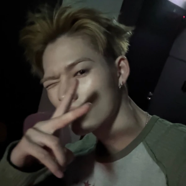 Signature photo of NI-KI (ENHYPEN) capturing their charm