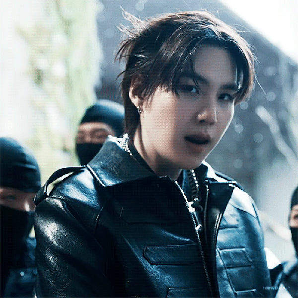 今天最受喜爱的SUGA (防弹少年团)