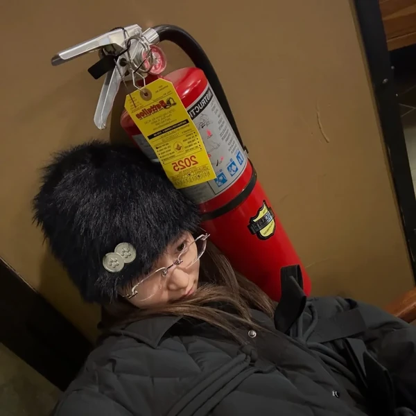 Foto Populer Penuh Cinta untuk Sana (TWICE)