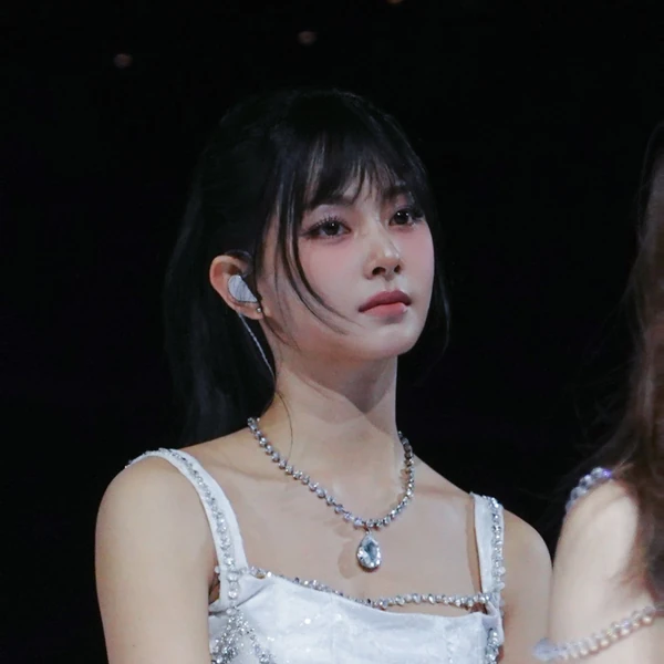 今日最受喜愛的子瑜 (TWICE)