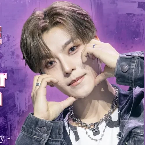 Postingan banner juara 1 He Xinlong (ALPHA DRIVE ONE) buatan penggemar