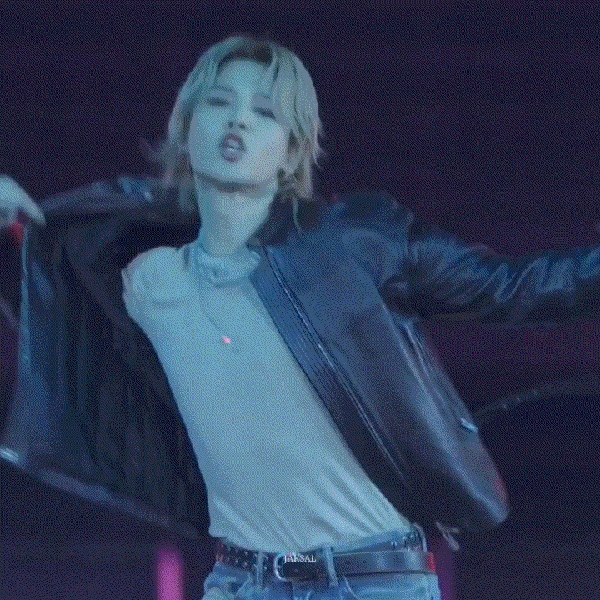 오늘 가장 사랑받은 지민 (방탄소년단)의 모습