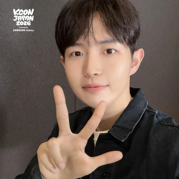 Foto Populer Penuh Cinta untuk Kim Jaehwan