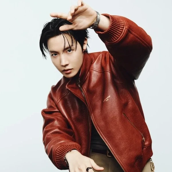 Foto Populer Penuh Cinta untuk j-hope (BTS)