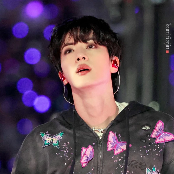 Momen Terbaik Jin (BTS) Pilihan Penggemar