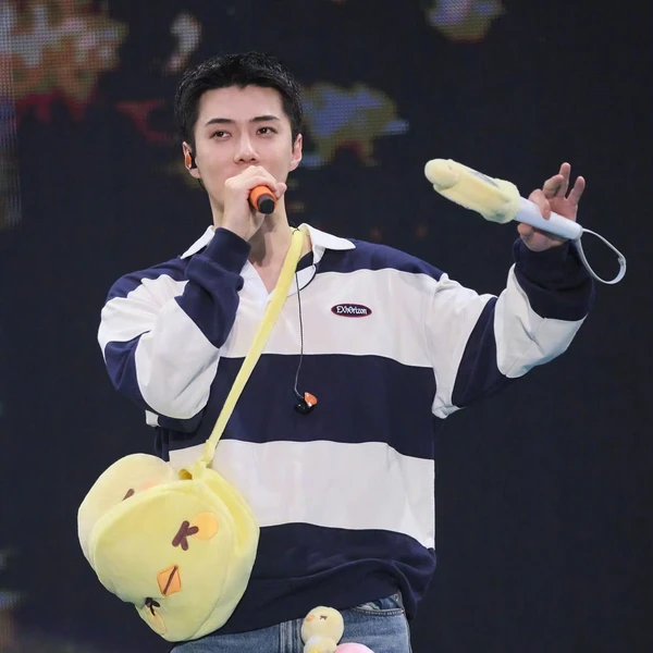 오늘 가장 사랑받은 세훈 (EXO)의 모습