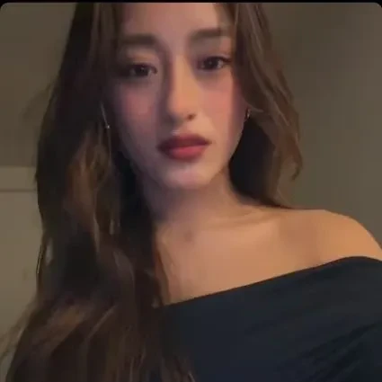 Today's Most Loved Mia (BLINGONE)