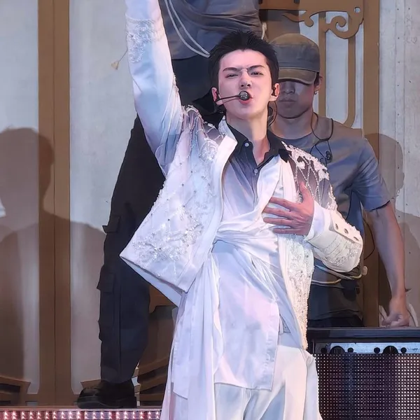 오늘 가장 사랑받은 세훈 (EXO)의 모습