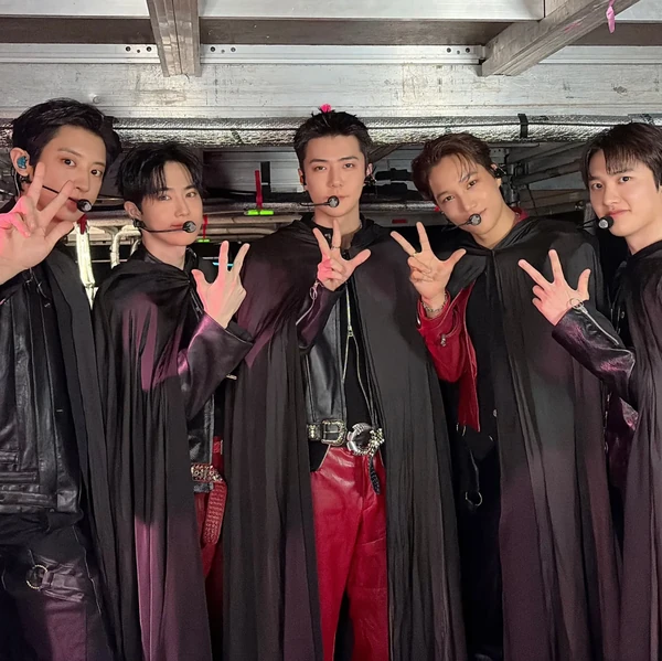 Top Photo Full of EXO Love