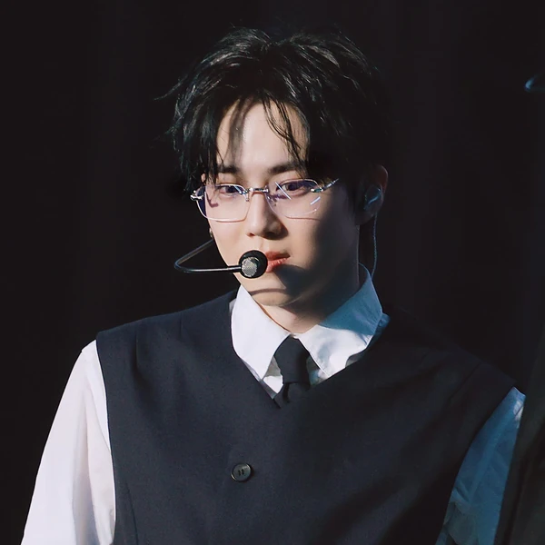 充满粉丝爱意的Suho (EXO)人气照片