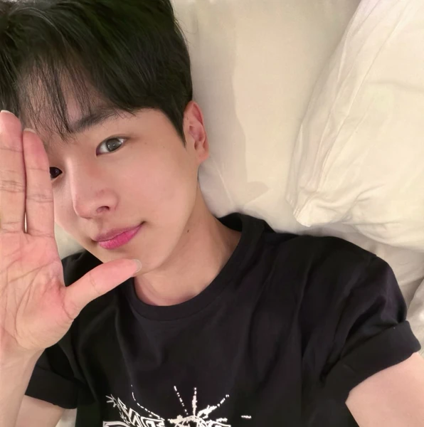 Today's Most Loved Choi Byungchan