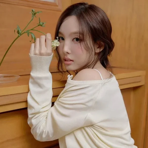 Momen Terbaik Nayeon (TWICE) Pilihan Penggemar