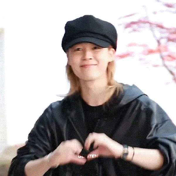 오늘 가장 사랑받은 지민 (방탄소년단)의 모습