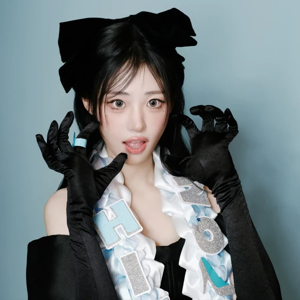 Today's Most Loved Hina (QWER)