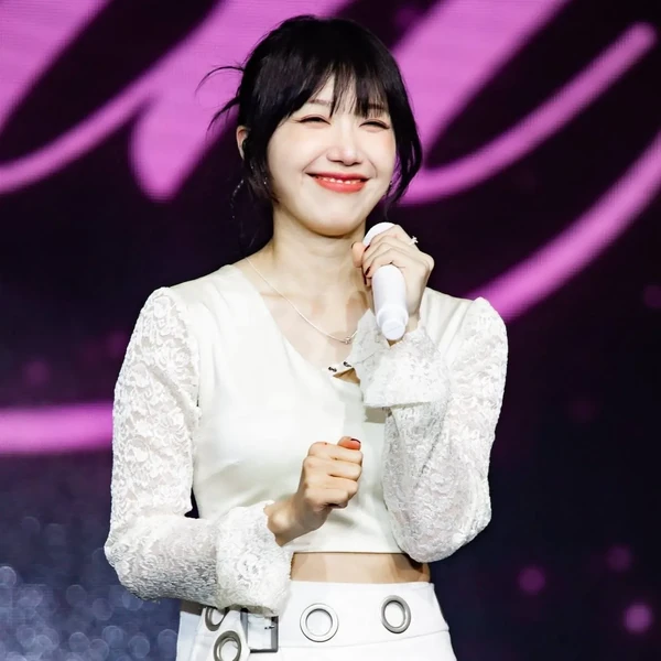 Popular profile image of Jeong Eunji (Apink) selected by votes