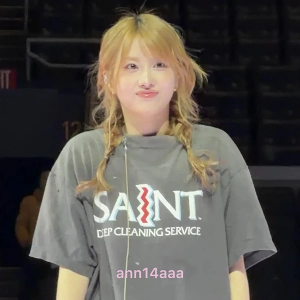 오늘 가장 사랑받은 모모 (TWICE)의 모습