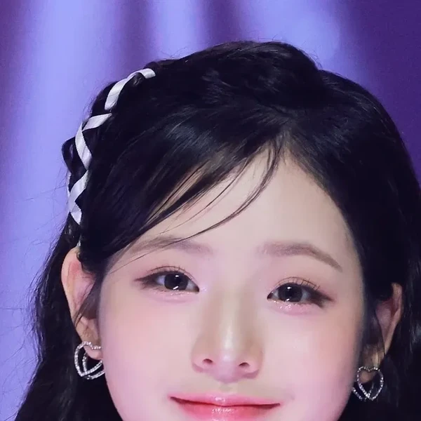 Today's Most Loved Seowon (UNIS)