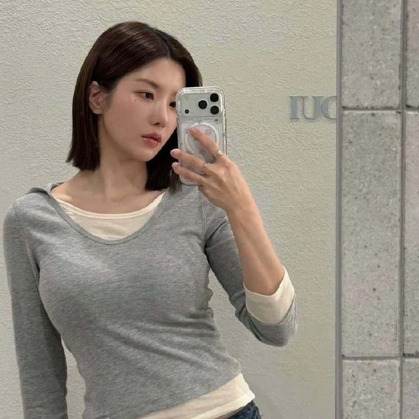 Signature photo of Kwon Eunbi capturing their charm