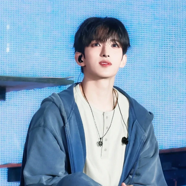 Top Photo Full of SEVENTEEN Love