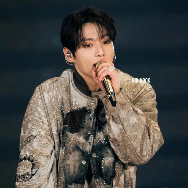 充滿粉絲愛意的柾國 (防彈少年團)人氣照片