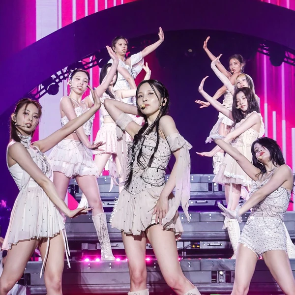 Penampilan Mina (TWICE) yang Paling Dicintai Hari Ini