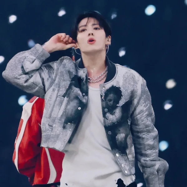 Foto Populer Penuh Cinta untuk Jungkook (BTS)