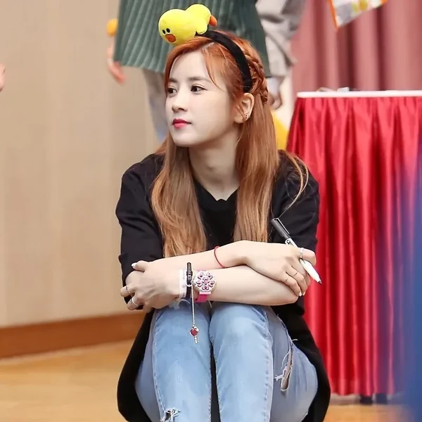 今天最受喜爱的朴初珑 (Apink)