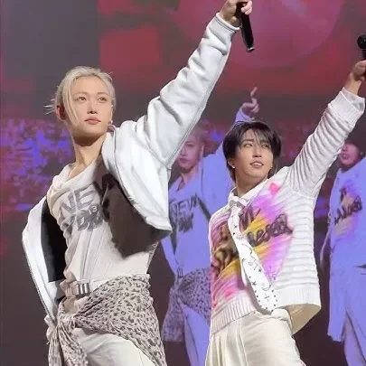 Today's Most Loved ROSÉ (BLACKPINK)