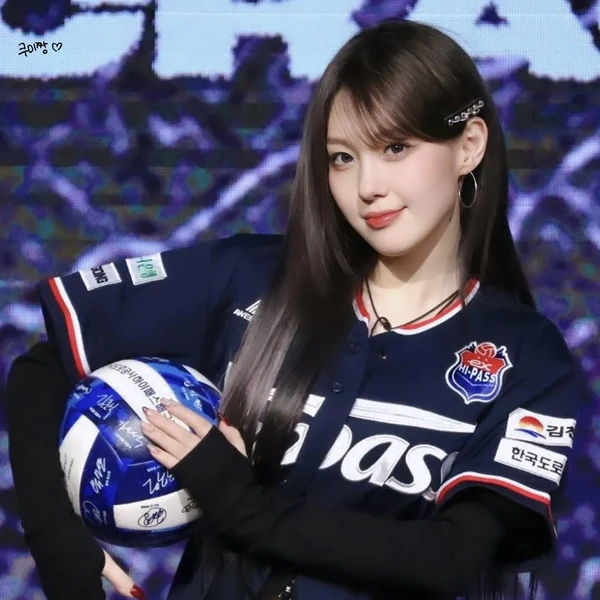 ファンが選んだキム・チェヒョン (Kep1er)最高の瞬間