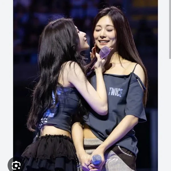 充滿粉絲愛意的子瑜 (TWICE)人氣照片