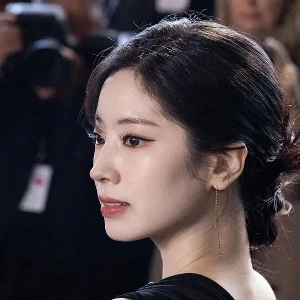 오늘 가장 사랑받은 다현 (TWICE)의 모습