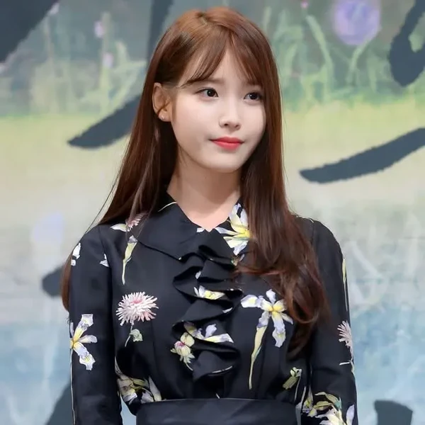 Penampilan IU yang Paling Dicintai Hari Ini