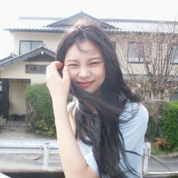 Foto Populer Penuh Cinta untuk VIVIZ