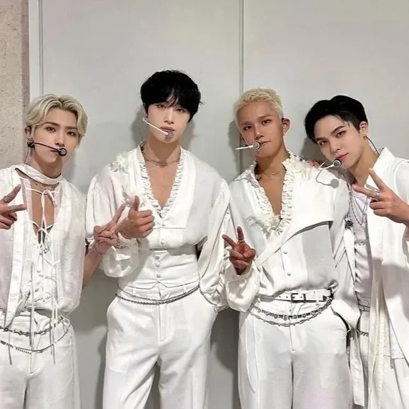 Top Photo Full of CIX Love