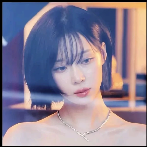 오늘 가장 사랑받은 윈터 (에스파)의 모습