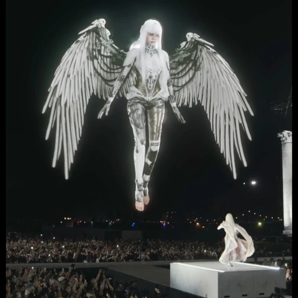 Penampilan Lisa (BLACKPINK) yang Paling Dicintai Hari Ini